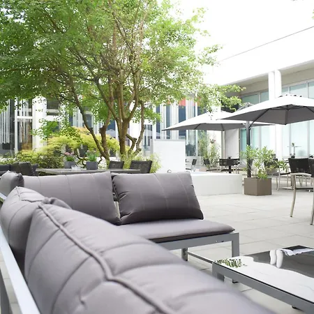College Garden 3*