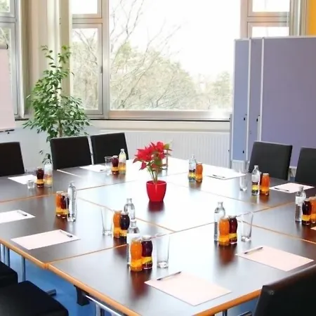 College Garden Hotel Bad Voeslau