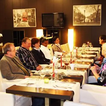 Hotel College Garden