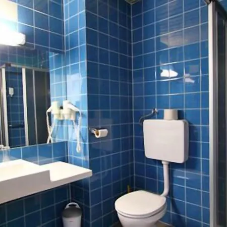 Hotel College Garden 3*