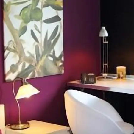 Hotel College Garden 3*