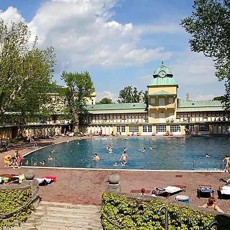 College Garden Szálloda Bad Vöslau