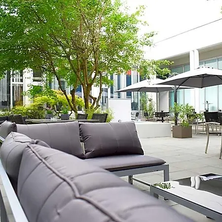 College Garden 3*