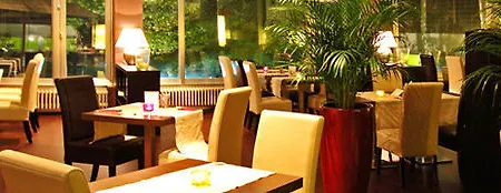 College Garden Hotel