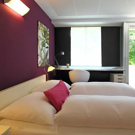 College Garden Hotel