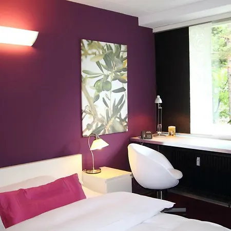College Garden Hotel