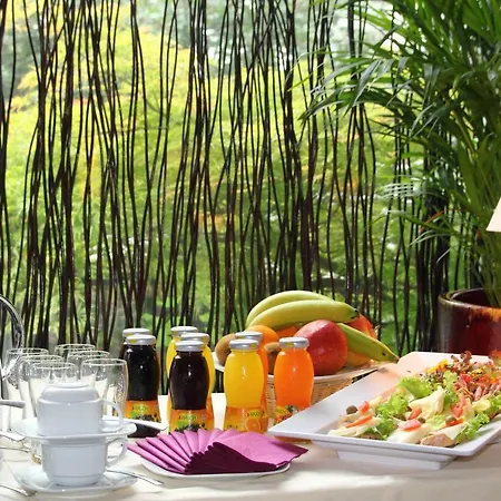 College Garden Hotel