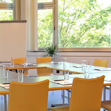 College Garden Hotel 3*