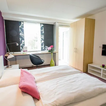 Hotel College Garden