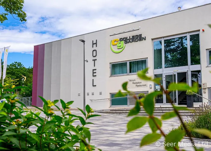 Hotel College Garden