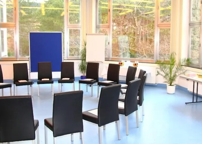 College Garden Hotel 3*