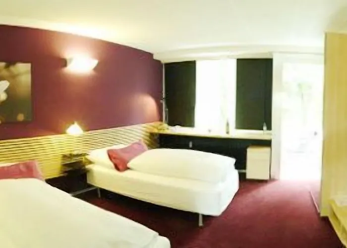 Hotel College Garden