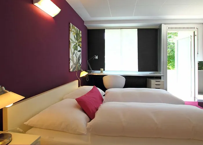 College Garden Hotel